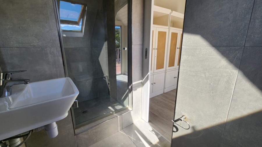 2 Bedroom Property for Sale in Gardens Western Cape